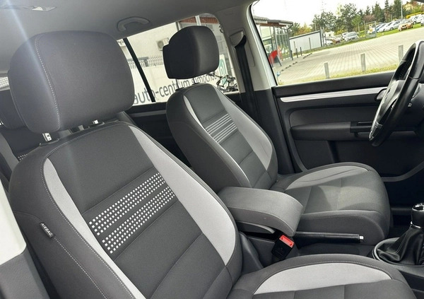 Volkswagen Touran cena 41900 przebieg: 174900, rok produkcji 2014 z Białystok małe 301